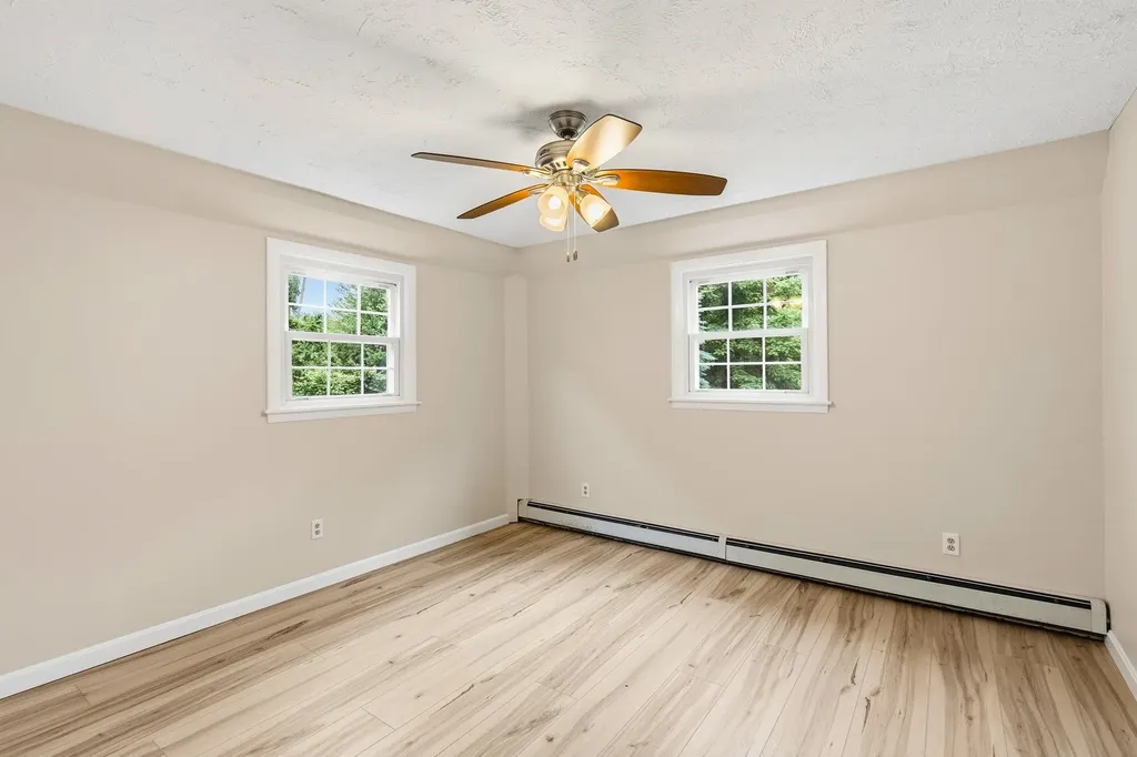 5 Johns Drive Hooksett NH 03106