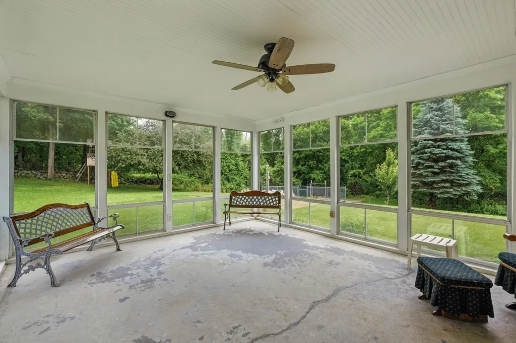 5 Johns Drive Hooksett NH 03106