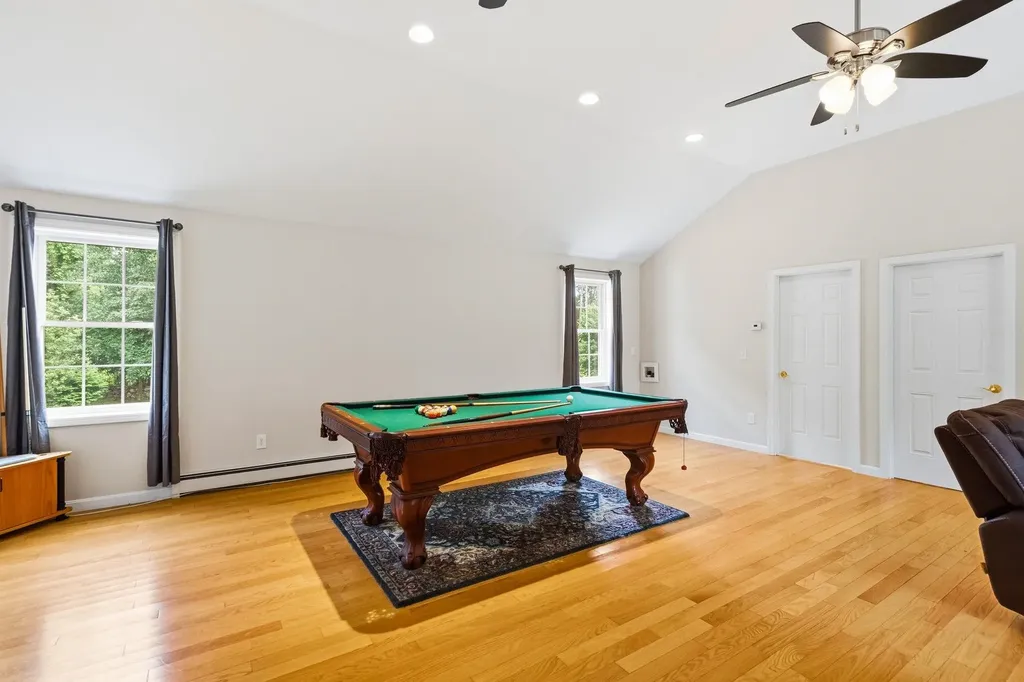 5 Johns Drive Hooksett NH 03106