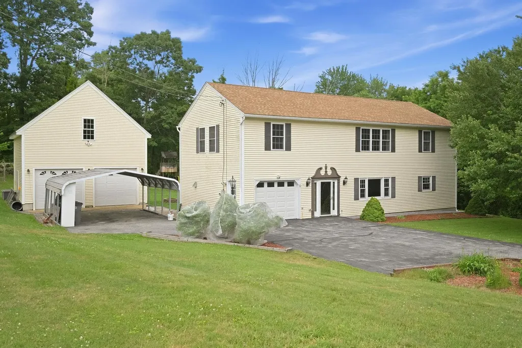 5 Johns Drive Hooksett NH 03106