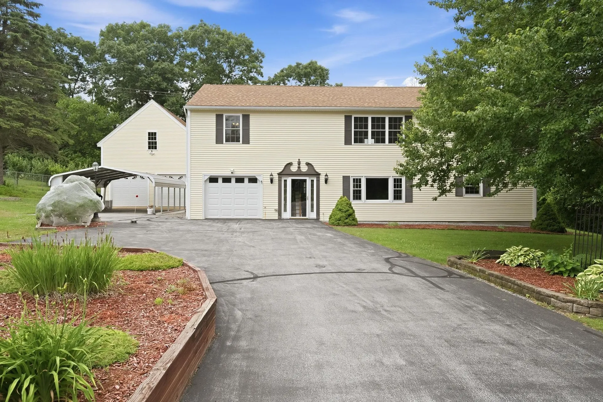 5 Johns Drive Hooksett NH 03106