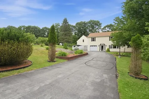 5 Johns Drive Hooksett NH 03106