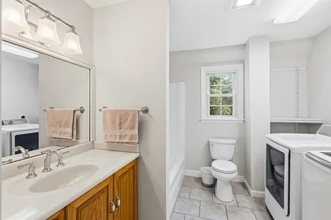 5 Johns Drive Hooksett NH 03106