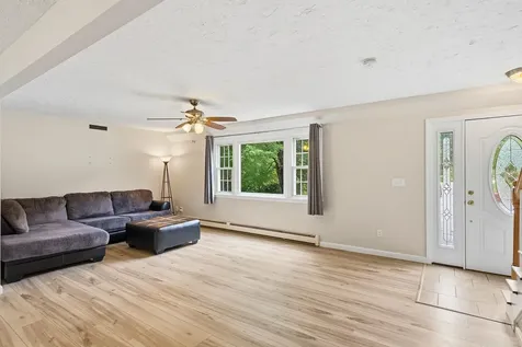 5 Johns Drive Hooksett NH 03106