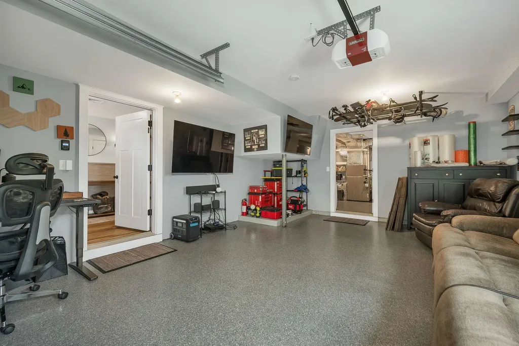 8 Heaphy Lane Dover NH 03820