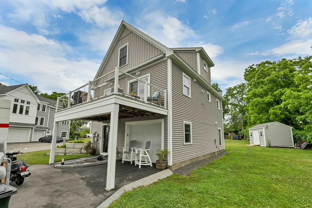 8 Heaphy Lane Dover NH 03820