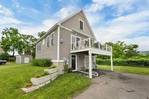 8 Heaphy Lane Dover NH 03820