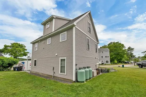 8 Heaphy Lane Dover NH 03820