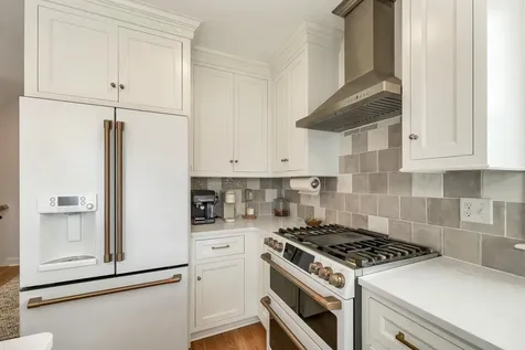 8 Heaphy Lane Dover NH 03820