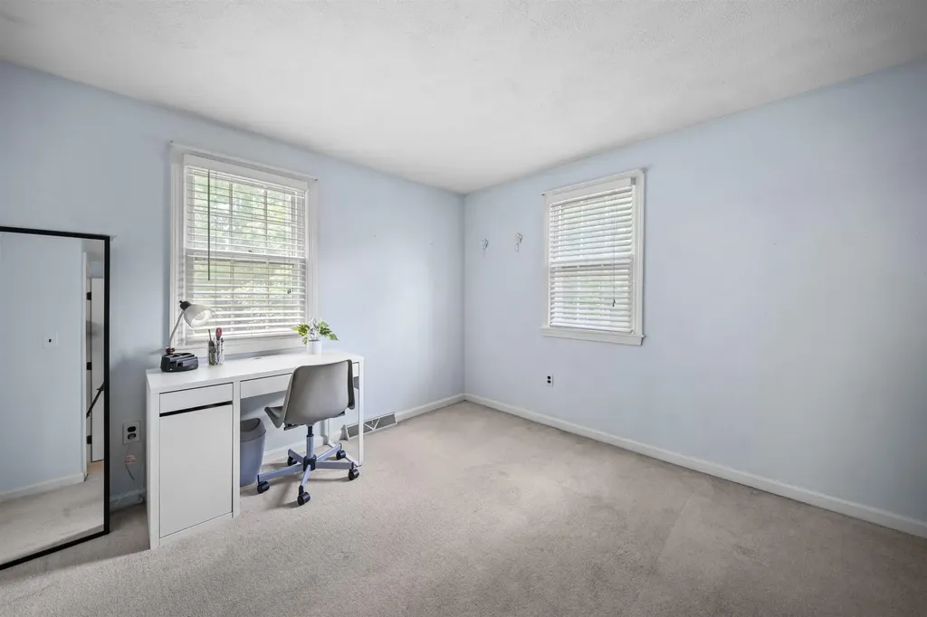 19 Baymeadow Drive Nashua NH 03063