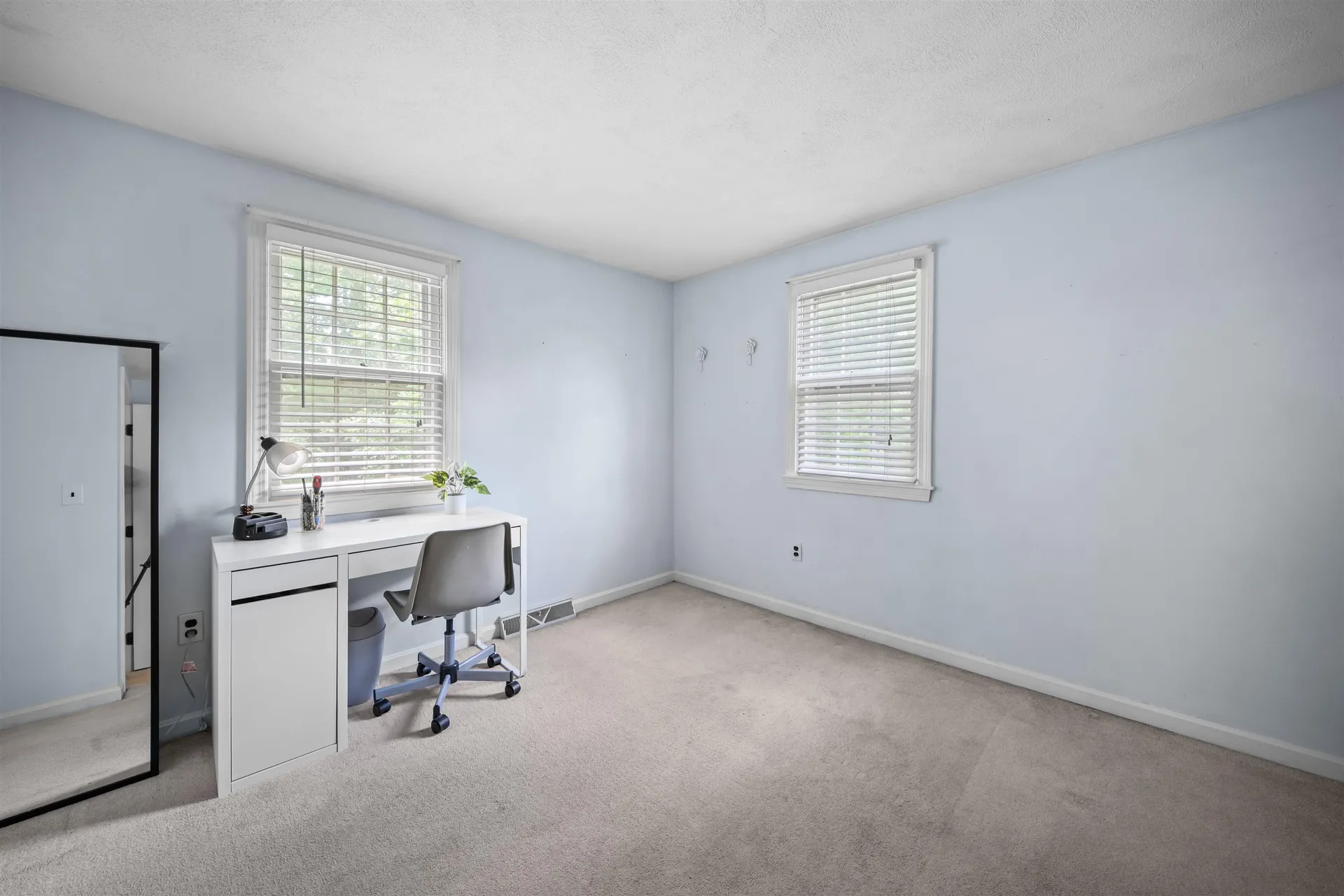 19 Baymeadow Drive Nashua NH 03063