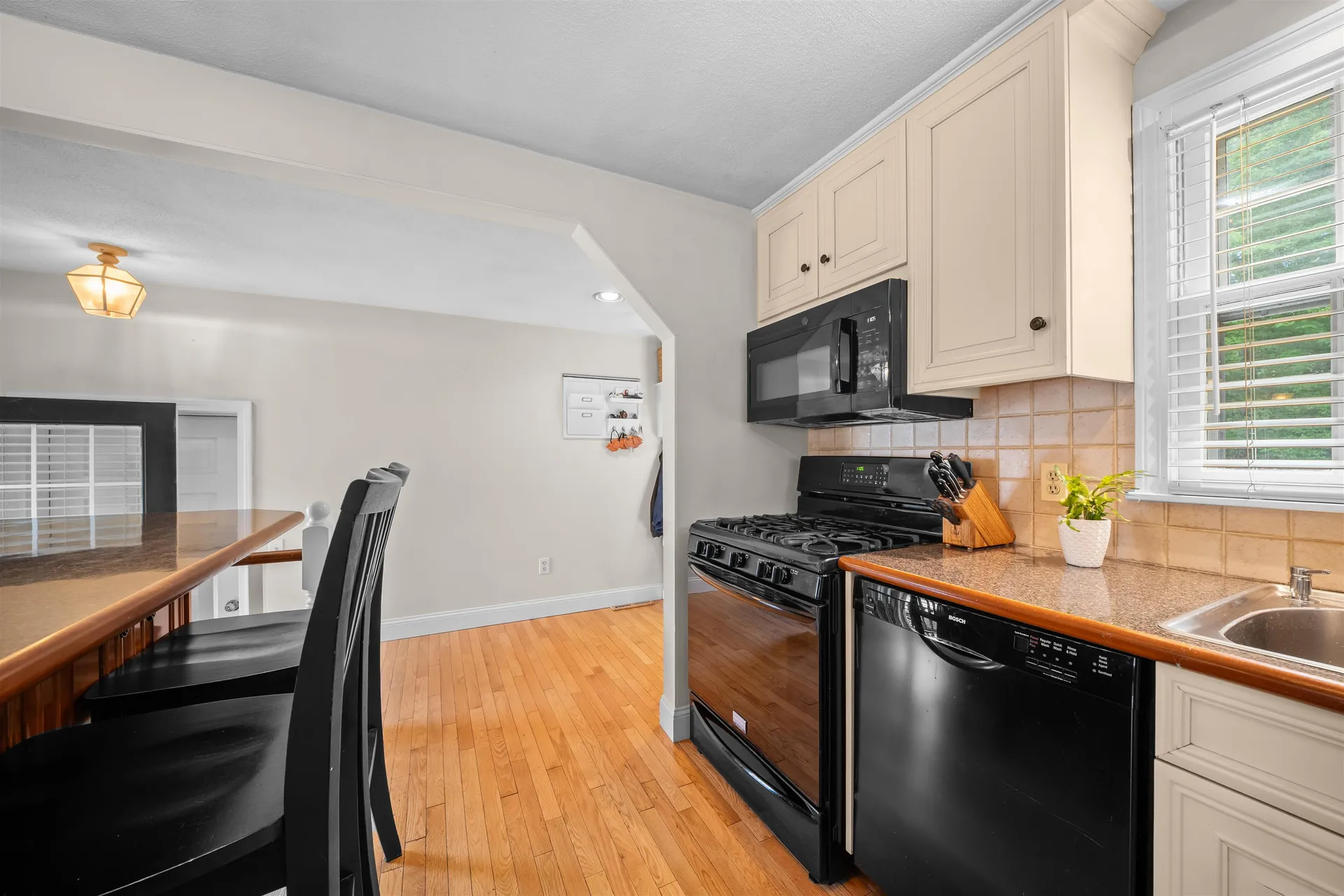 19 Baymeadow Drive Nashua NH 03063