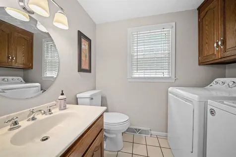 19 Baymeadow Drive Nashua NH 03063