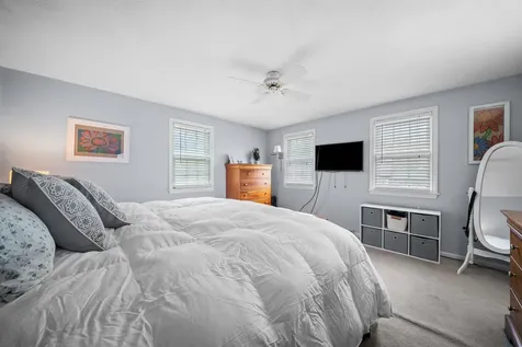 19 Baymeadow Drive Nashua NH 03063