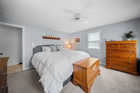 19 Baymeadow Drive Nashua NH 03063