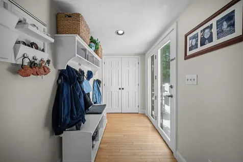 19 Baymeadow Drive Nashua NH 03063