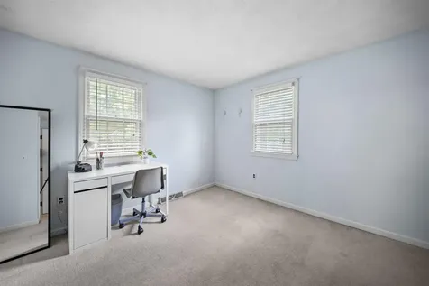 19 Baymeadow Drive Nashua NH 03063