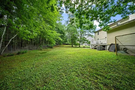 19 Baymeadow Drive Nashua NH 03063
