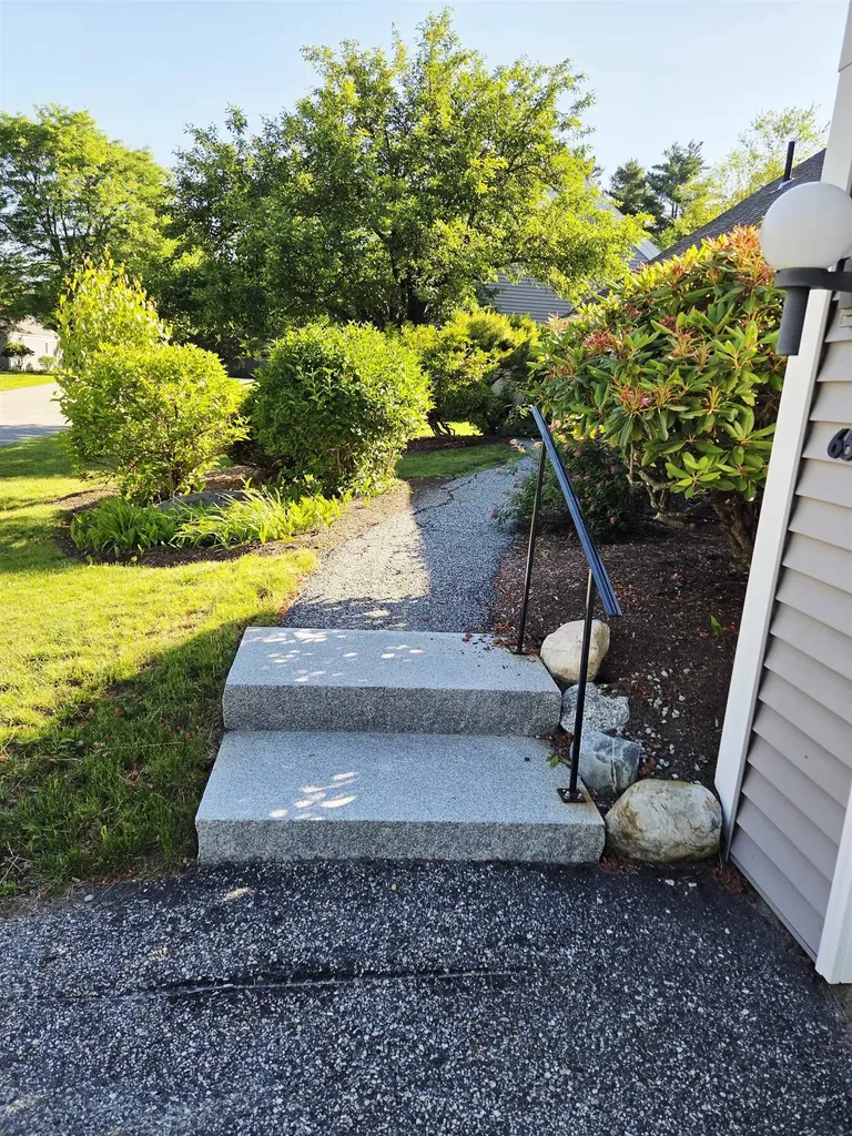 65 Hilltop Place New London NH 03257