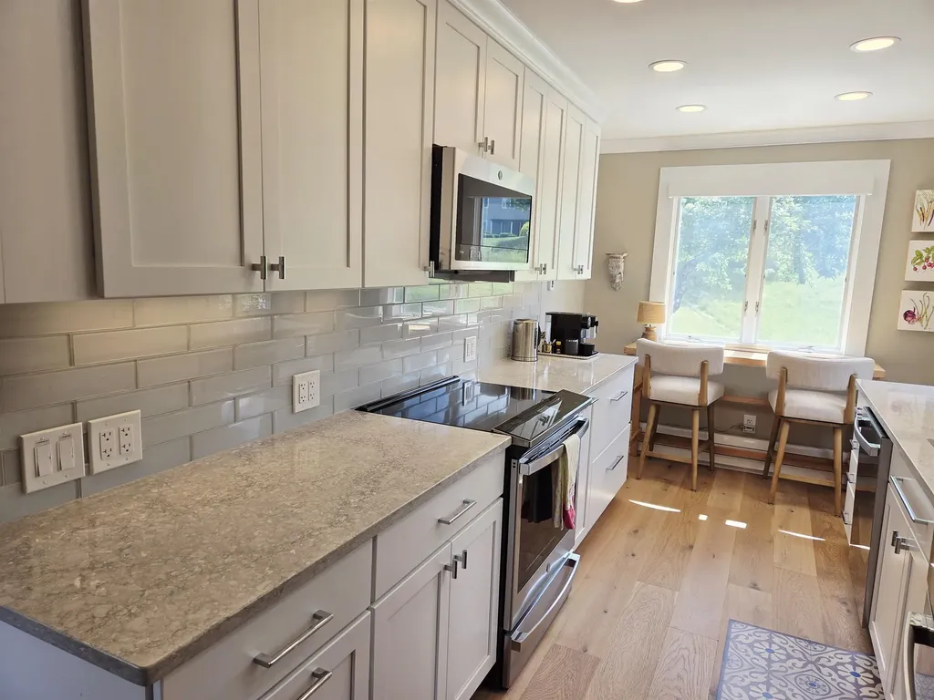 65 Hilltop Place New London NH 03257