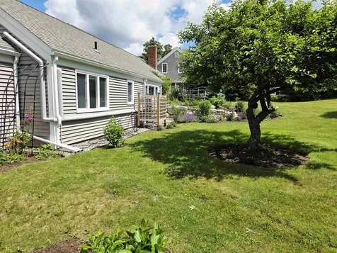 65 Hilltop Place New London NH 03257