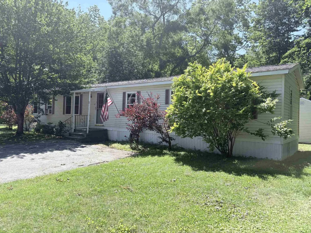 1 Oak Court Seabrook NH 03874