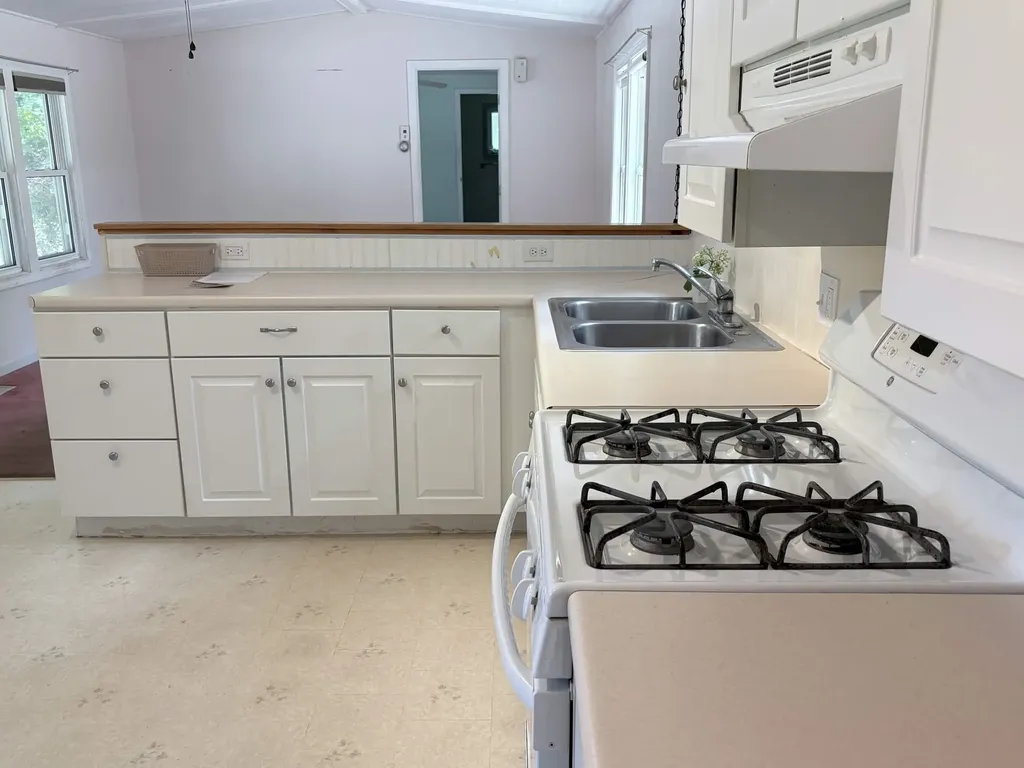 1 Oak Court Seabrook NH 03874