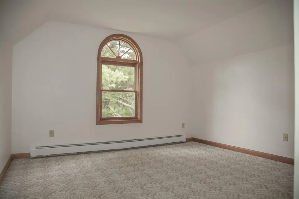 4 Bingham Circle Sandown NH 03873