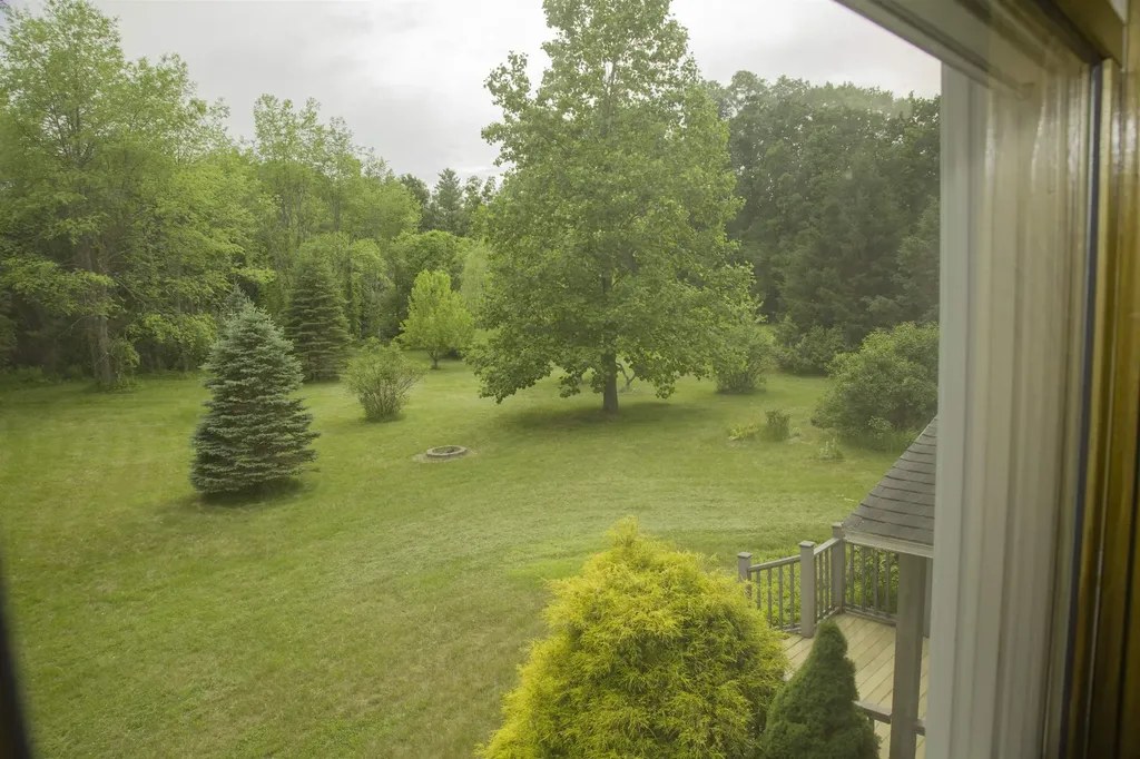 4 Bingham Circle Sandown NH 03873