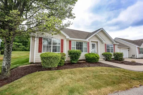 8 Cedar Street Hooksett NH 03106