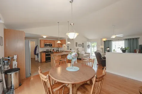 8 Cedar Street Hooksett NH 03106