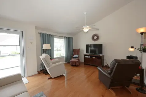 8 Cedar Street Hooksett NH 03106