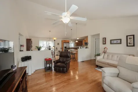 8 Cedar Street Hooksett NH 03106