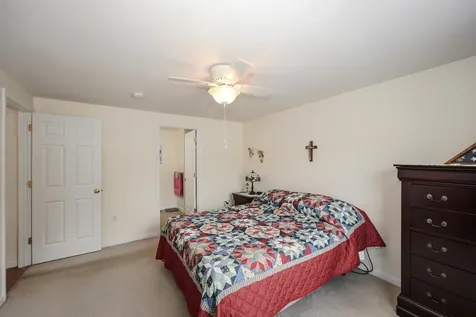 8 Cedar Street Hooksett NH 03106