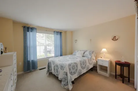 8 Cedar Street Hooksett NH 03106