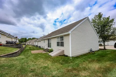 8 Cedar Street Hooksett NH 03106