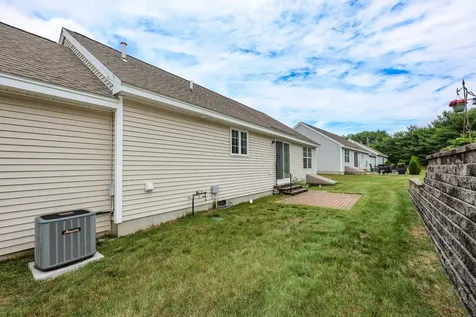 8 Cedar Street Hooksett NH 03106