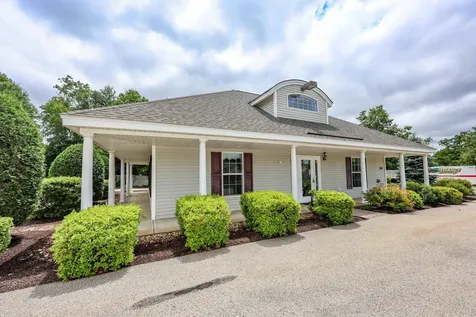 8 Cedar Street Hooksett NH 03106