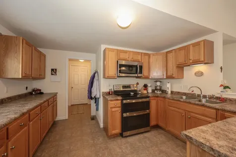 8 Cedar Street Hooksett NH 03106