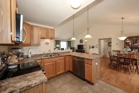 8 Cedar Street Hooksett NH 03106