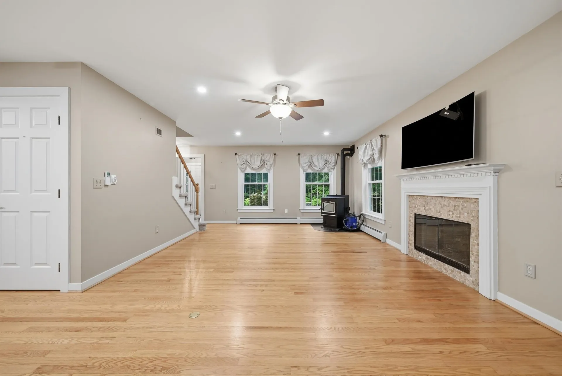 11 Montgomery Farm Road Derry NH 03038