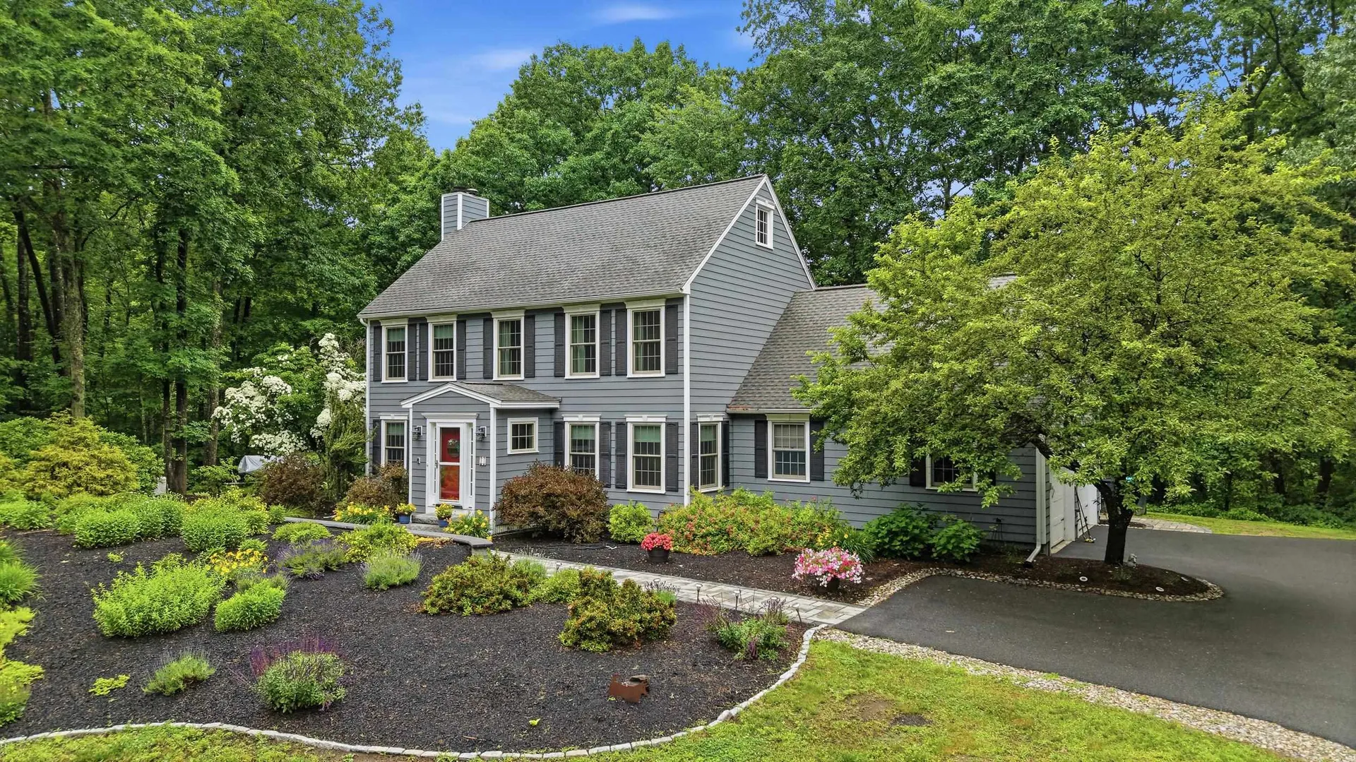 11 Montgomery Farm Road Derry NH 03038