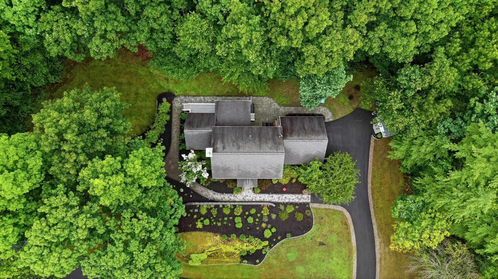 11 Montgomery Farm Road Derry NH 03038