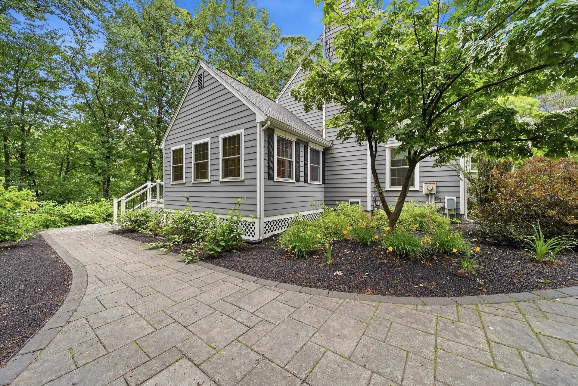 11 Montgomery Farm Road Derry NH 03038