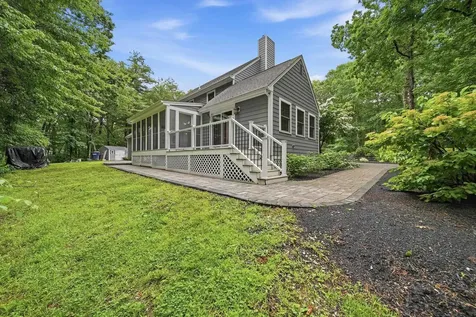 11 Montgomery Farm Road Derry NH 03038
