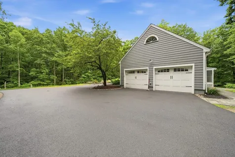 11 Montgomery Farm Road Derry NH 03038