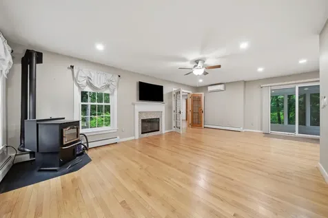 11 Montgomery Farm Road Derry NH 03038