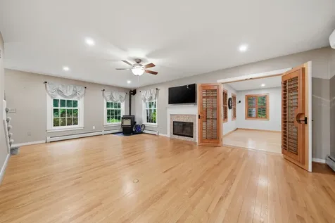 11 Montgomery Farm Road Derry NH 03038