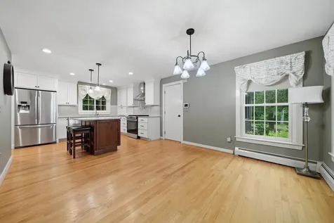 11 Montgomery Farm Road Derry NH 03038