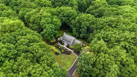 11 Montgomery Farm Road Derry NH 03038